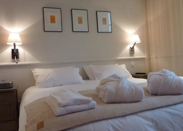 לינה וארוחת בוקר Elyane 4*