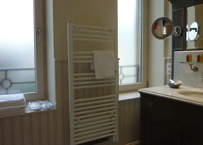 Elyane לינה וארוחת בוקר 4*