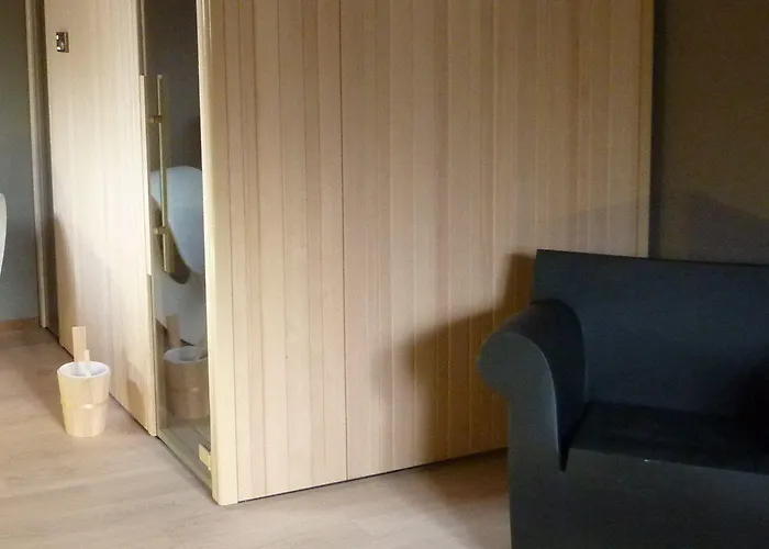 לינה וארוחת בוקר Elyane 4*