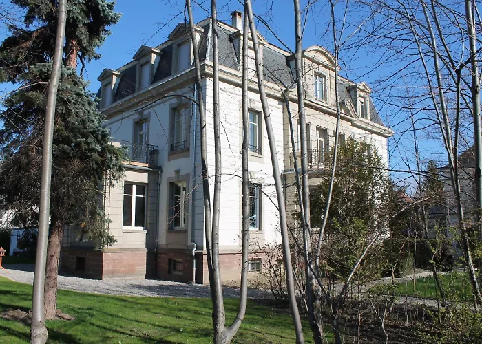 Elyane לינה וארוחת בוקר